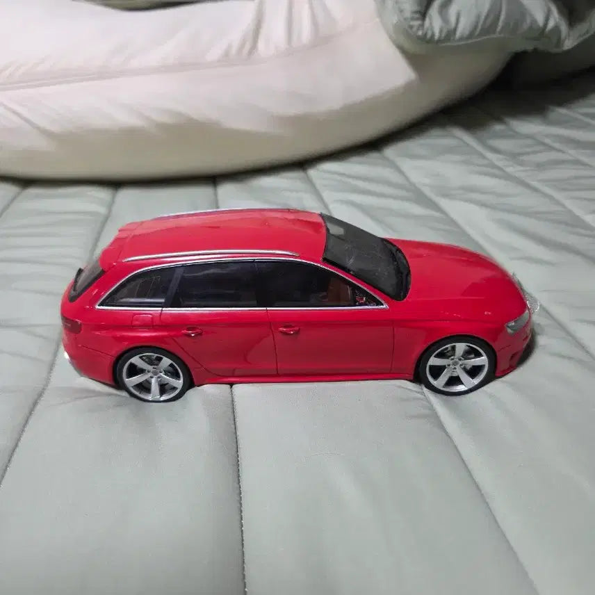 [BUNJANG] GT Spirit Audi RS4 Avant Diecast 1:18 Limited Edition / GT Spirit 아우디 RS4 아반트 다이캐스트 1:18 전세계 한정판