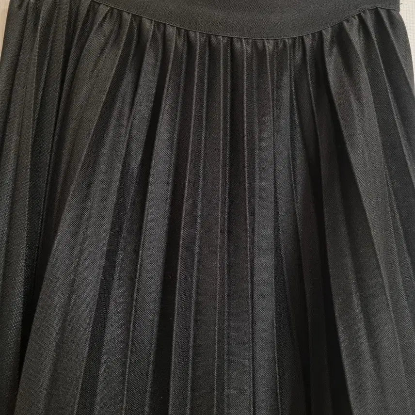 [BUNJANG] Pleated Lace Hem Skirt / 밑단 레이스 기계주름 플리츠 스커트