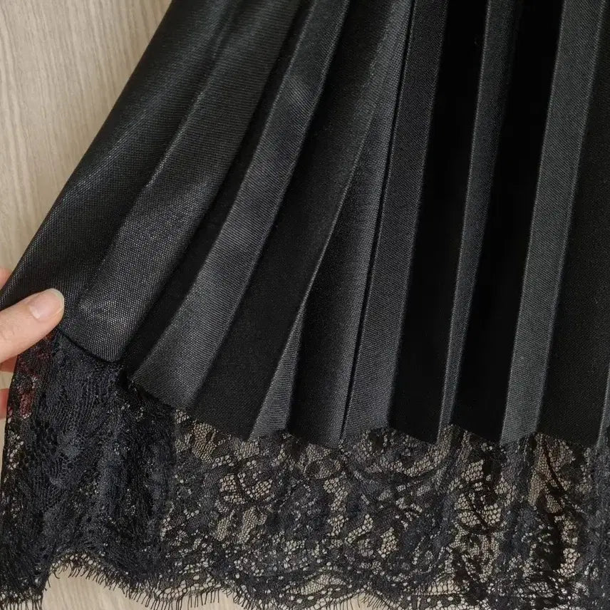 [BUNJANG] Pleated Lace Hem Skirt / 밑단 레이스 기계주름 플리츠 스커트