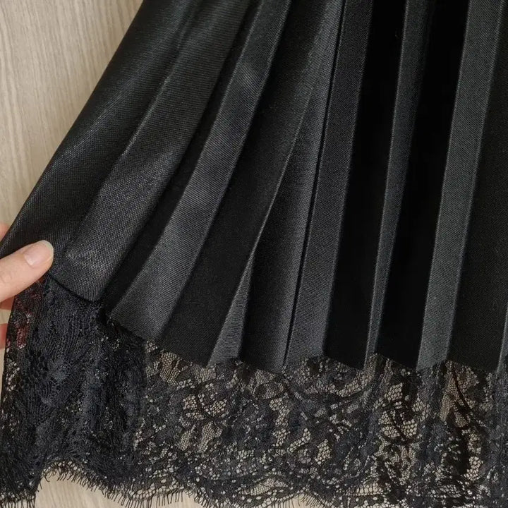 [BUNJANG] Pleated Lace Hem Skirt / 밑단 레이스 기계주름 플리츠 스커트