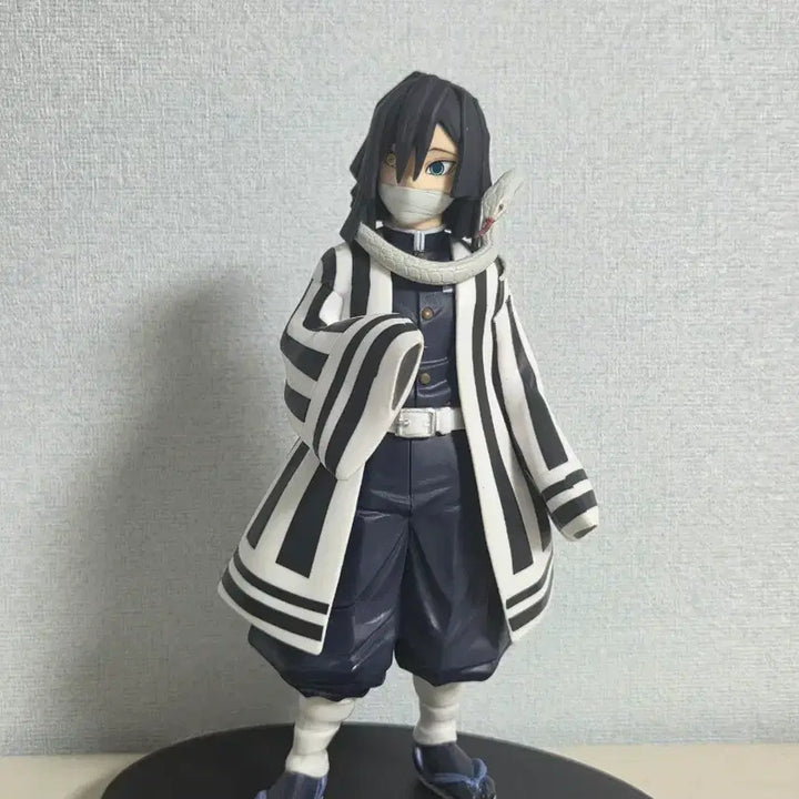 [BUNJANG] Demon Slayer Obanai Iguro Figure / 귀멸의 칼날 이구로 오바나이 피규어