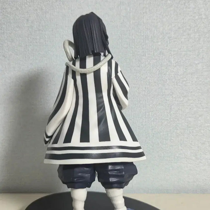 [BUNJANG] Demon Slayer Obanai Iguro Figure / 귀멸의 칼날 이구로 오바나이 피규어
