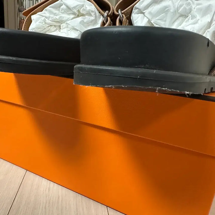 [BUNJANG] Hermes Chypre Stitch Slippers (Size 41) / 에르메스 시프레 스티치 슬리퍼 (41 사이즈)
