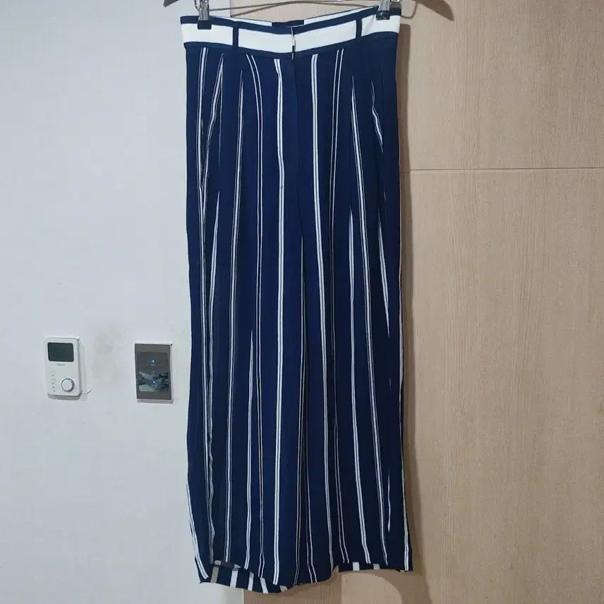 [SOLD OUT] 럭키슈에뜨 네이비 스트라이프 와이드 팬츠 55