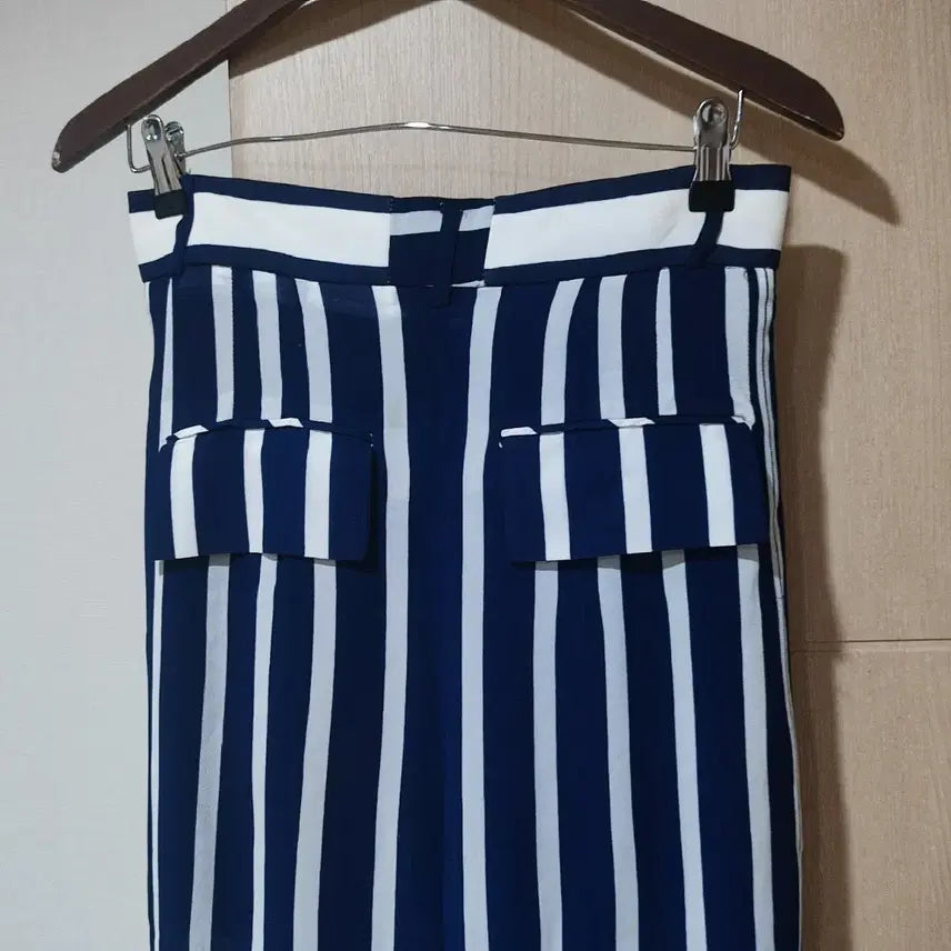 [SOLD OUT] 럭키슈에뜨 네이비 스트라이프 와이드 팬츠 55