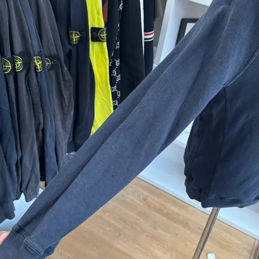 [BUNJANG] Stone Island Black Sweatshirt / [새상품급,M] 스톤아일랜드 블랙 맨투맨