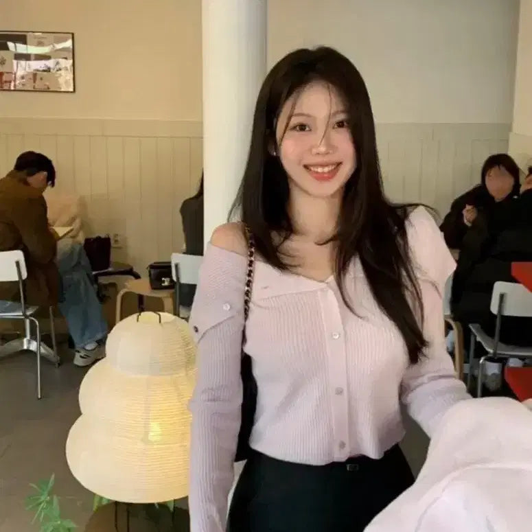 [BUNJANG] Ont Celi Off-shoulder Knit Top / 온트 Celi Offshoulder Knit 셀리오프숄더니트