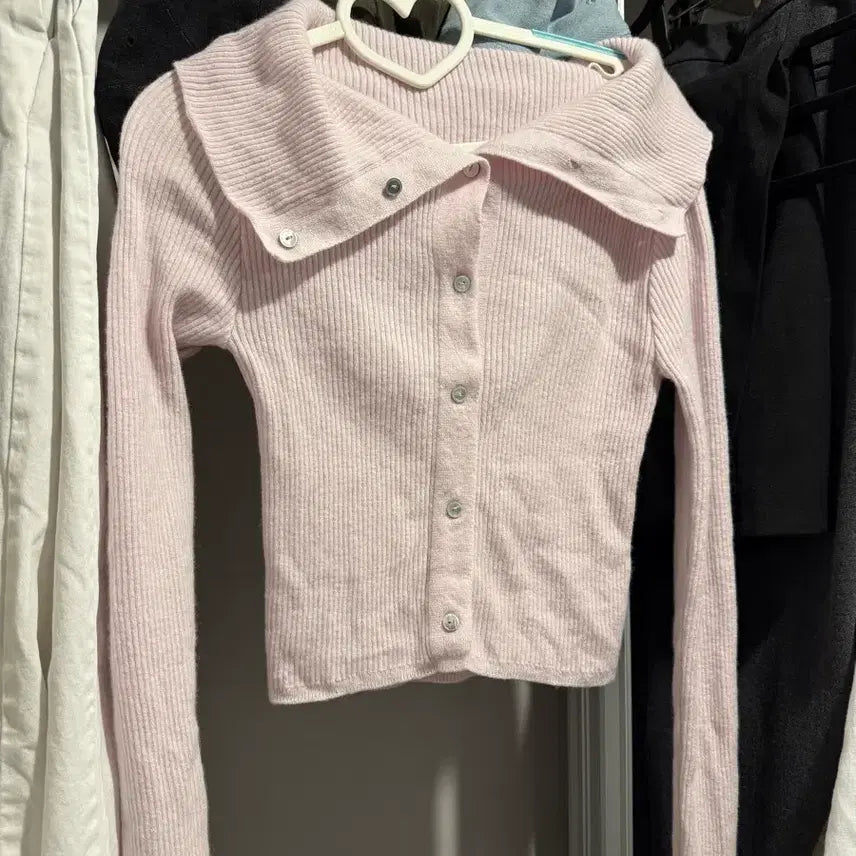 [BUNJANG] Ont Celi Off-shoulder Knit Top / 온트 Celi Offshoulder Knit 셀리오프숄더니트