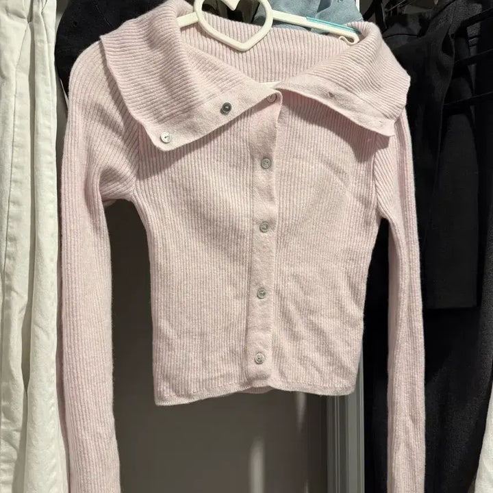 [BUNJANG] Ont Celi Off-shoulder Knit Top / 온트 Celi Offshoulder Knit 셀리오프숄더니트