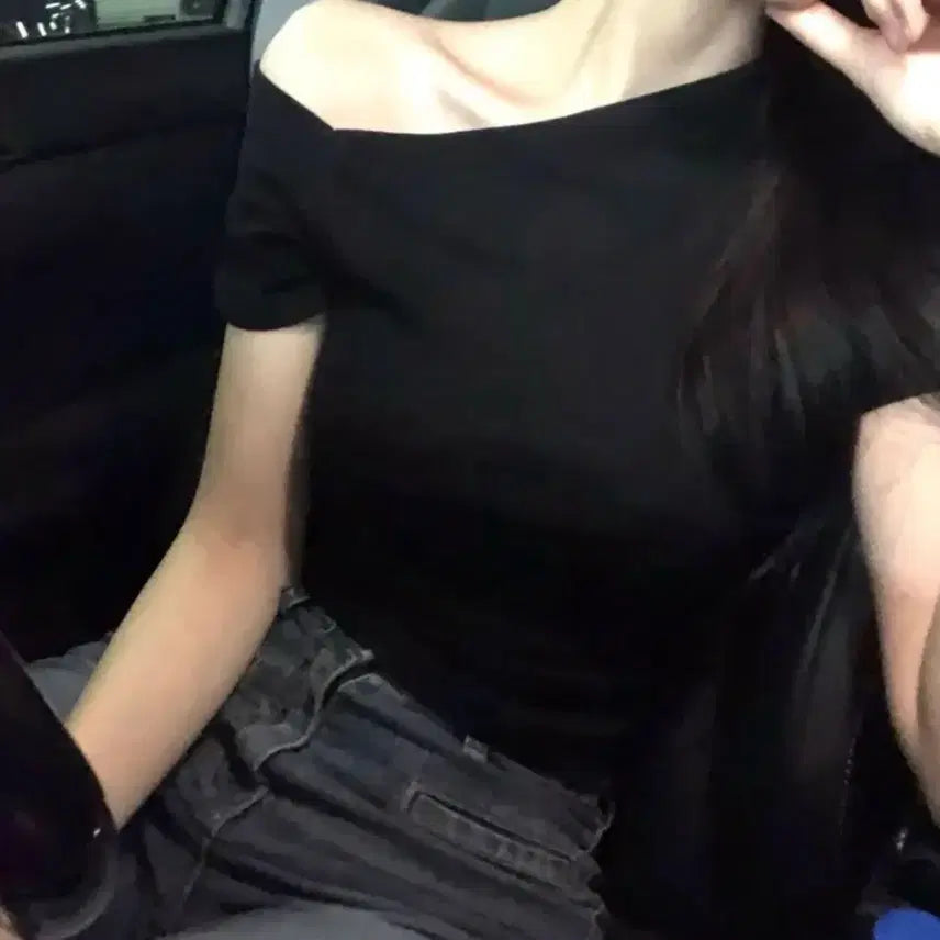 [BUNJANG] Open Shoulder Short Sleeve T-shirt / 오픈숄더 반팔티