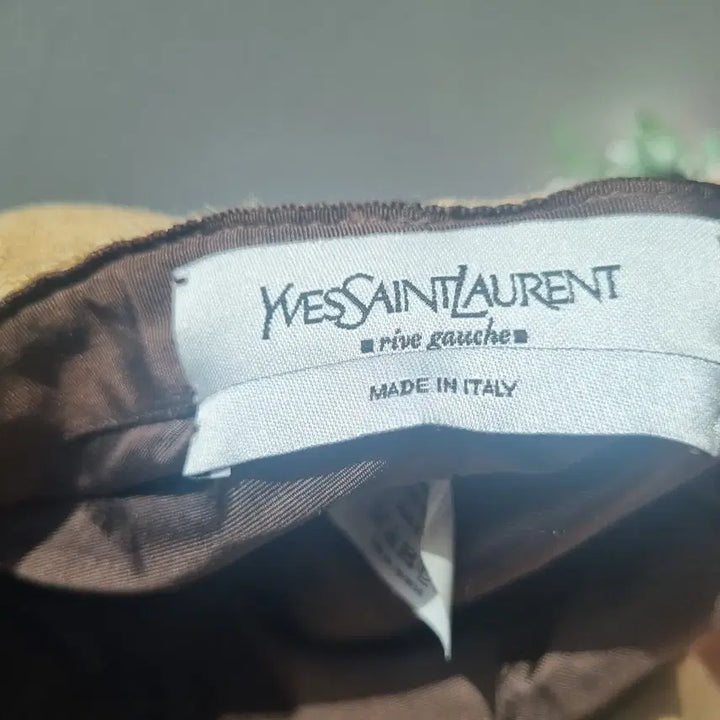 [BUNJANG] Yves Saint Laurent Unisex Hat / 입생로랑 모자