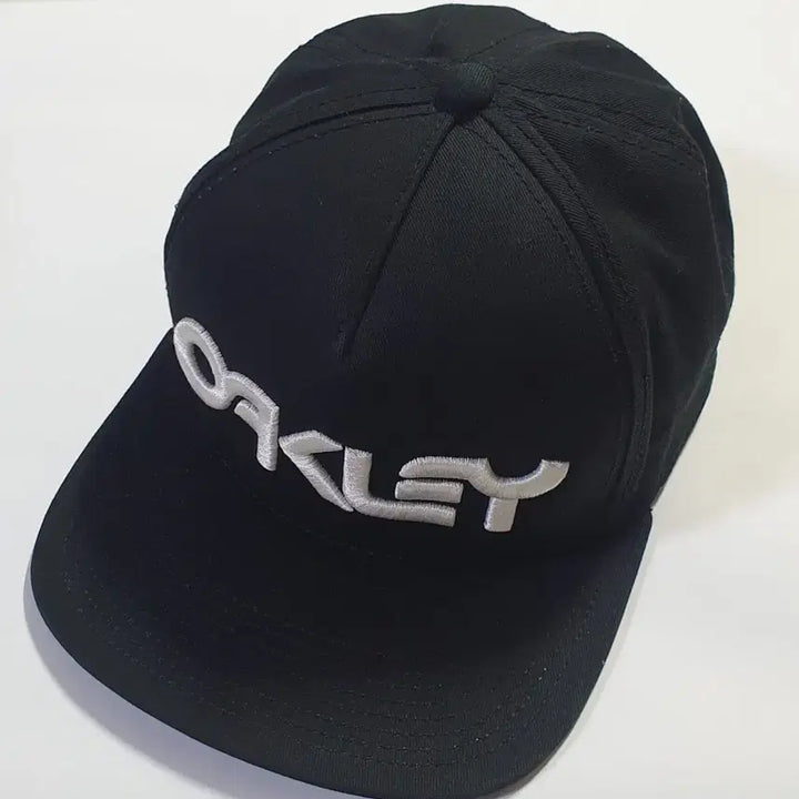 [BUNJANG] Oakley Unisex Black Snapback Cap / OAKLEY 오클리 정품 남녀공용 블랙  스냅백 프리사이즈 상태최상 구제