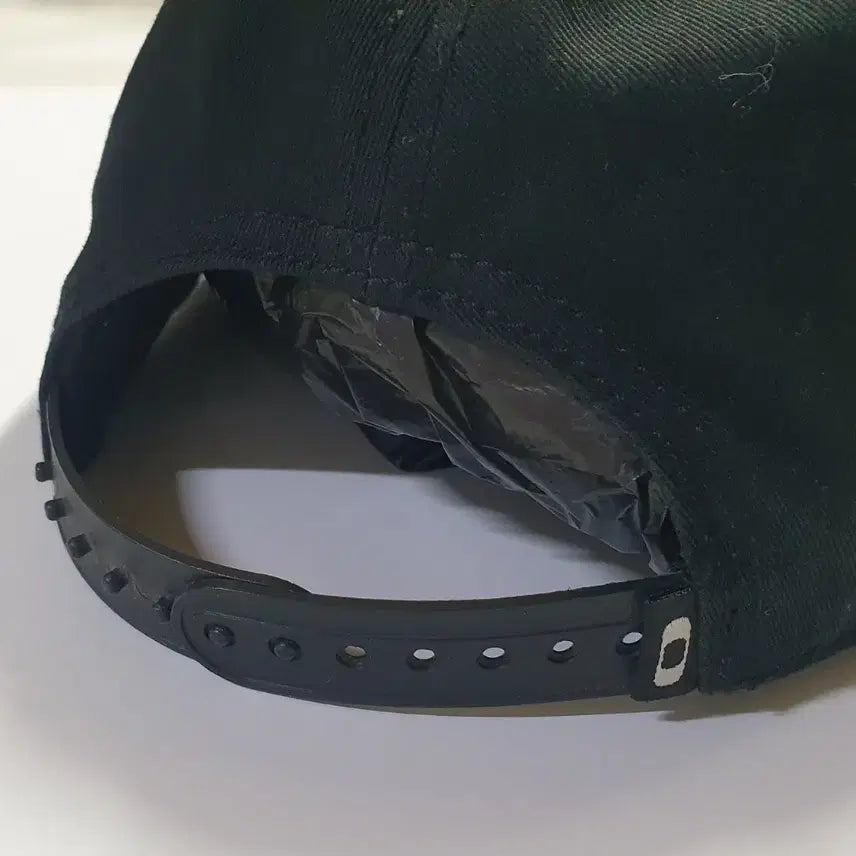 [BUNJANG] Oakley Unisex Black Snapback Cap / OAKLEY 오클리 정품 남녀공용 블랙  스냅백 프리사이즈 상태최상 구제