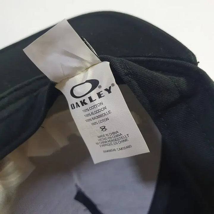 [BUNJANG] Oakley Unisex Black Snapback Cap / OAKLEY 오클리 정품 남녀공용 블랙  스냅백 프리사이즈 상태최상 구제