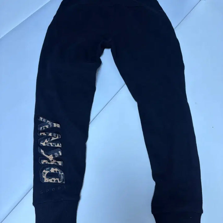 [BUNJANG] DKNY SPORT Leopard Logo Jogger Training Pants / 검정색 트레이닝 바지
