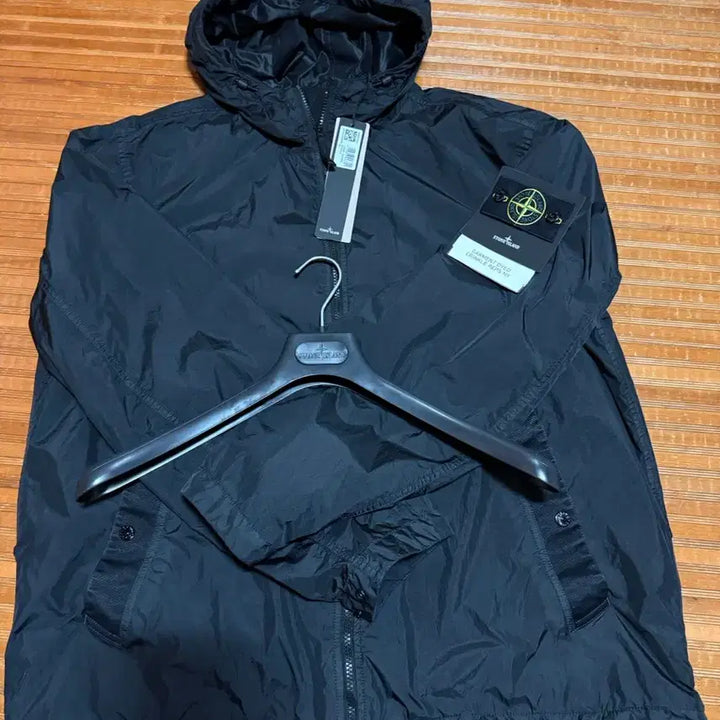 [BUNJANG] Stone Island Crinkle Reps Hooded Jacket XXL / 26SS 스톤아일랜드 크링클랩스 후드 자켓 블랙 XXL