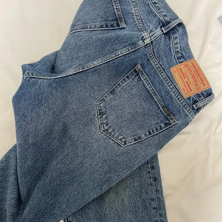 [BUNJANG] Outstanding Tapered Loose Fit Denim Jeans (Size 30) / 아웃스탠딩 테이퍼드 루즈핏 데님 (30)