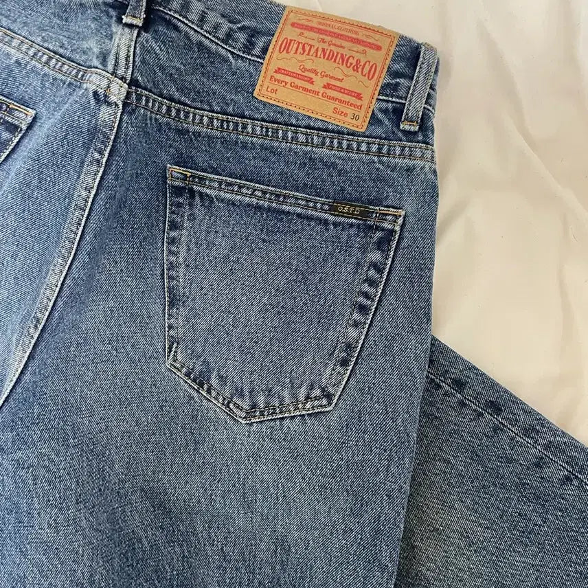 [BUNJANG] Outstanding Tapered Loose Fit Denim Jeans (Size 30) / 아웃스탠딩 테이퍼드 루즈핏 데님 (30)
