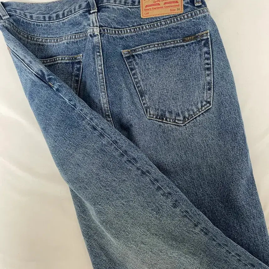 [BUNJANG] Outstanding Tapered Loose Fit Denim Jeans (Size 30) / 아웃스탠딩 테이퍼드 루즈핏 데님 (30)