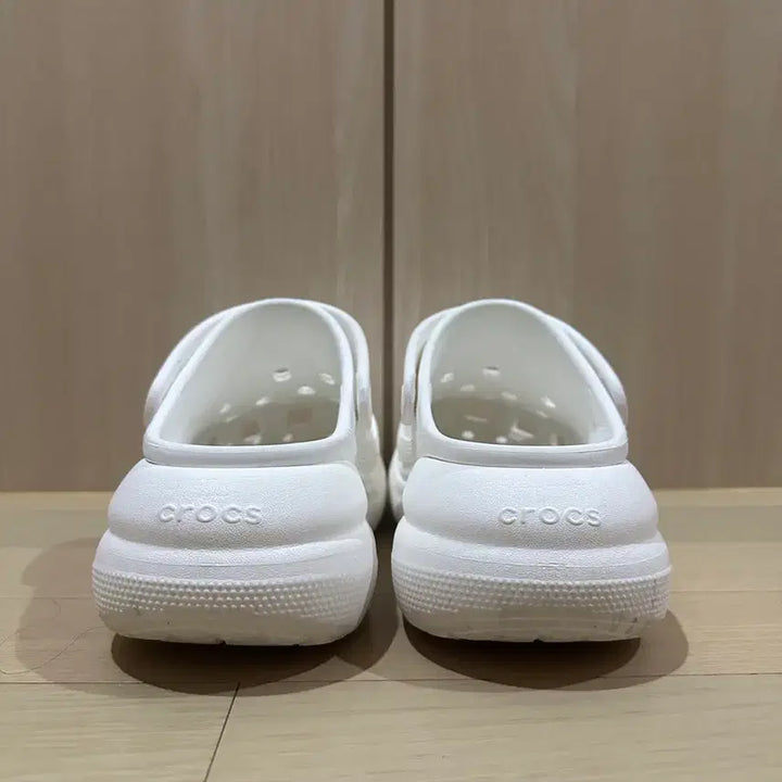 [BUNJANG] Crocs Classic Crush Clog White Shoes / 크록스 클래식 크러쉬 클로그 240 (M5W7) 화이트