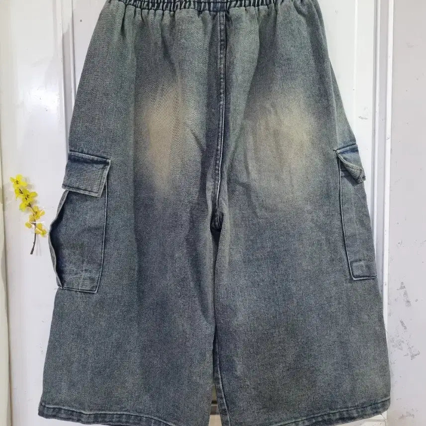 [BUNJANG] Unisex Bermuda Denim Shorts / 남여공용 봄. 여름. 버뮤다 청 7부부반바지.  새상품. 허리32까지