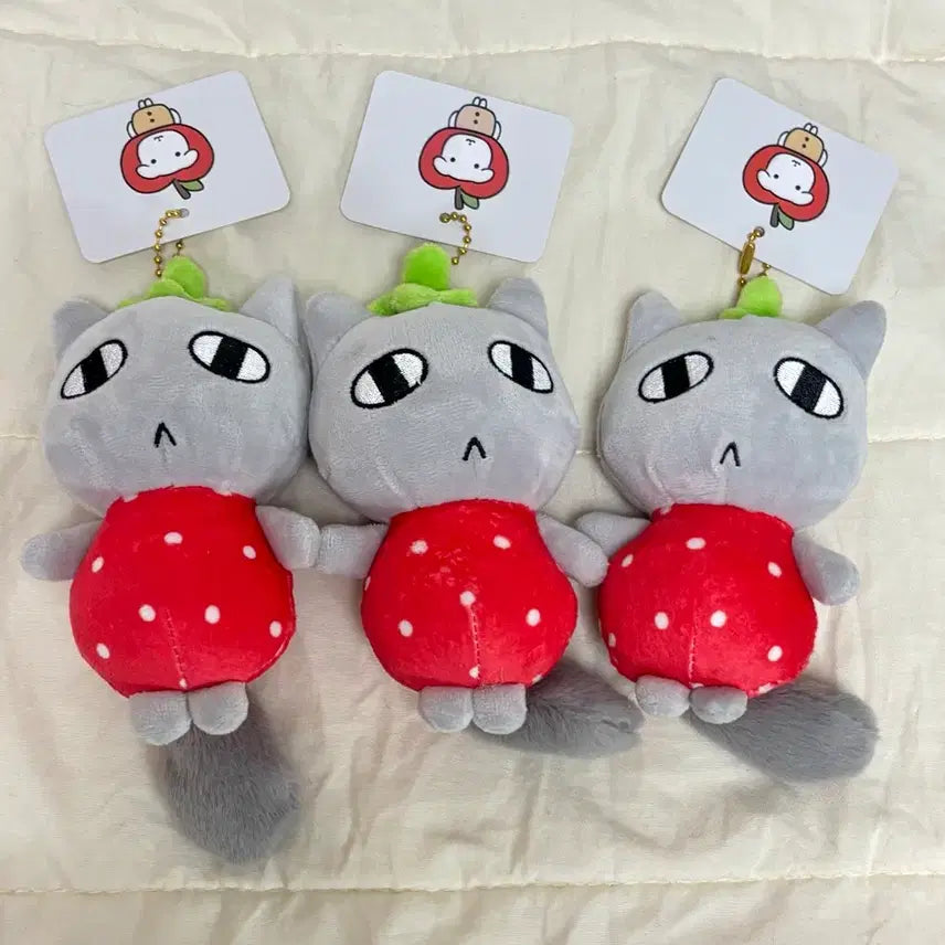 [BUNJANG] Gonyani Strawberry Costume Keyring / 고냐니