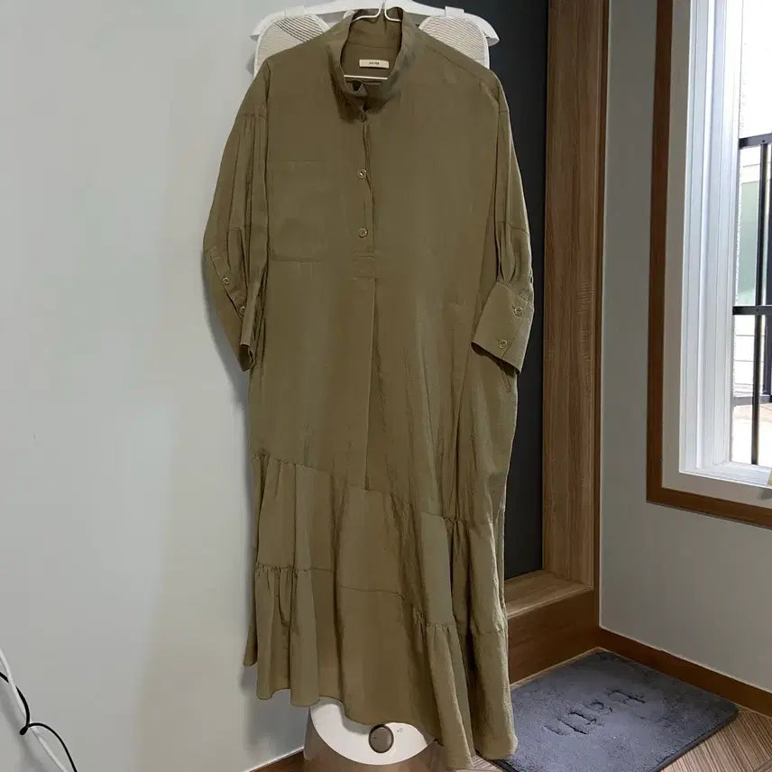 [BUNJANG] SYSTEM Tiered Hem Ruffle Dress / 한섬 SYSTEM 시스템 티어드 헴 러플 원피스 (55)