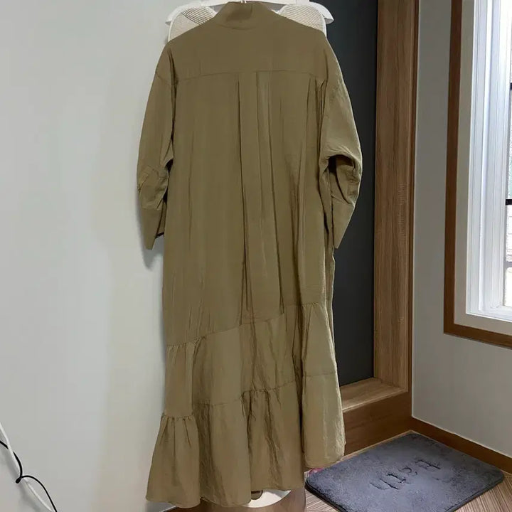 [BUNJANG] SYSTEM Tiered Hem Ruffle Dress / 한섬 SYSTEM 시스템 티어드 헴 러플 원피스 (55)