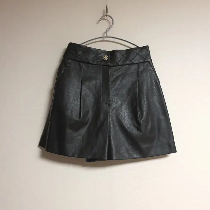 [BUNJANG] OBZEE Fake Eco Leather Shorts Pants Size 55 / 오브제 OBZEE 페이크 에코 가죽 쇼츠 팬츠 55 사이즈 정품