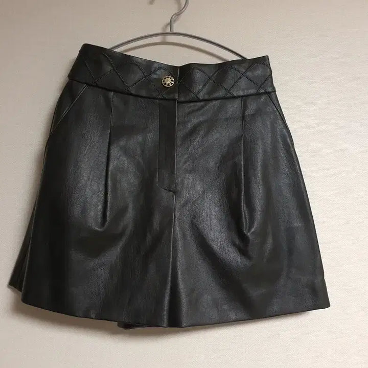 [BUNJANG] OBZEE Fake Eco Leather Shorts Pants Size 55 / 오브제 OBZEE 페이크 에코 가죽 쇼츠 팬츠 55 사이즈 정품