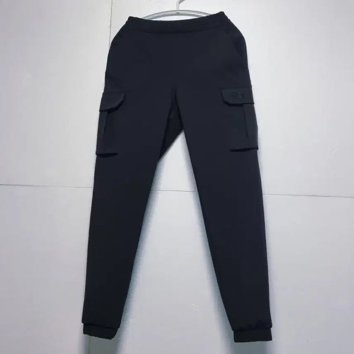 [BUNJANG] The North Face White Label Cargo Pants Black Training Pants / 여성 2023 노스페이스 화이트라벨 카고 바지 팬츠 블랙 검정 트레이닝복