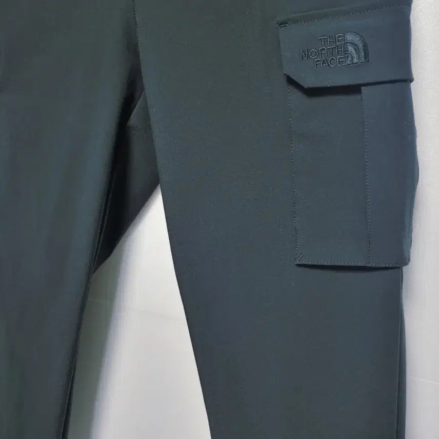 [BUNJANG] The North Face White Label Cargo Pants Black Training Pants / 여성 2023 노스페이스 화이트라벨 카고 바지 팬츠 블랙 검정 트레이닝복