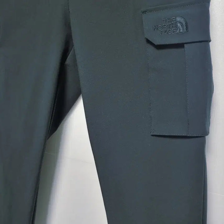 [BUNJANG] The North Face White Label Cargo Pants Black Training Pants / 여성 2023 노스페이스 화이트라벨 카고 바지 팬츠 블랙 검정 트레이닝복