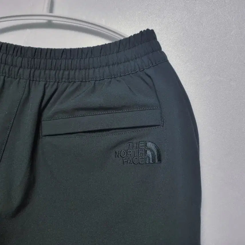 [BUNJANG] The North Face White Label Cargo Pants Black Training Pants / 여성 2023 노스페이스 화이트라벨 카고 바지 팬츠 블랙 검정 트레이닝복