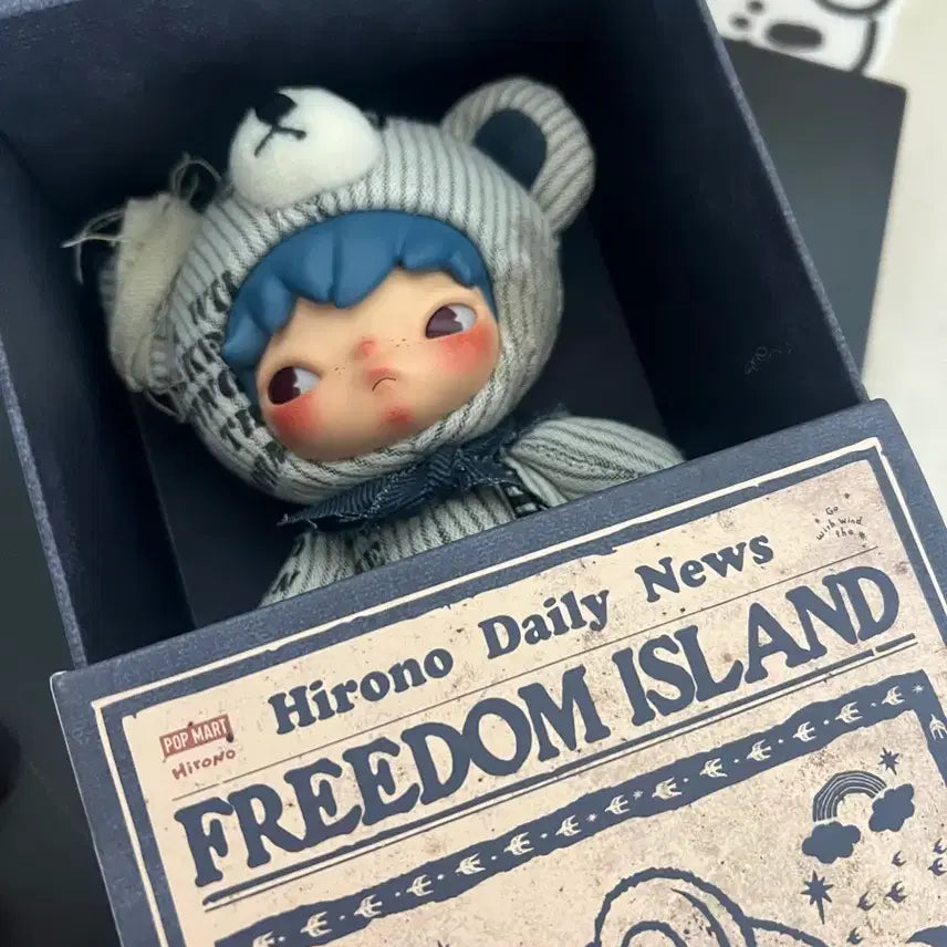 [BUNJANG] POP MART Freedom Island Hirono Keyring Shanghai Limited Edition / [팝마트] 상하이 한정판 프리덤 아일랜드 히로노 키링 /새제품/