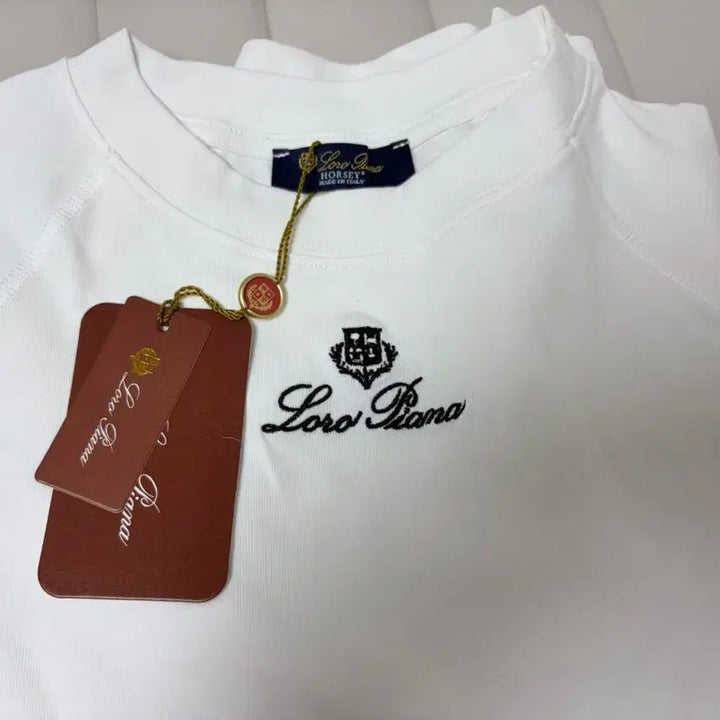 [SOLD OUT] 로로피아나 여성 화이트 반팔