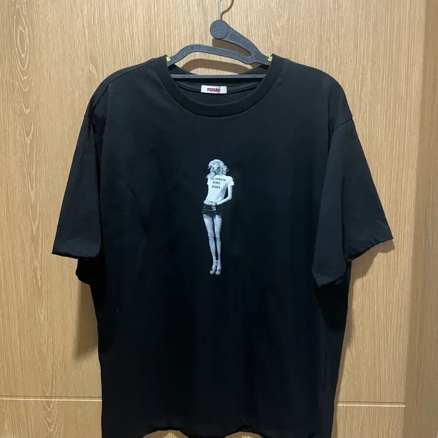 [SOLD OUT] 로제 팝업 티셔츠