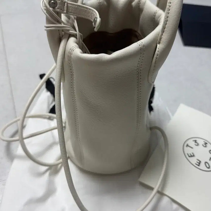 [BUNJANG] ZOET Ivory Slingback Tote Bag / 조에뜨 아이보리 슬링백 토트백