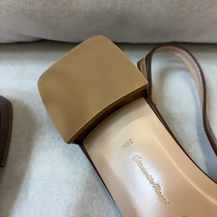 [BUNJANG] Gianvito Rossi Slingback Heels / 지안비토 로시 슬링백