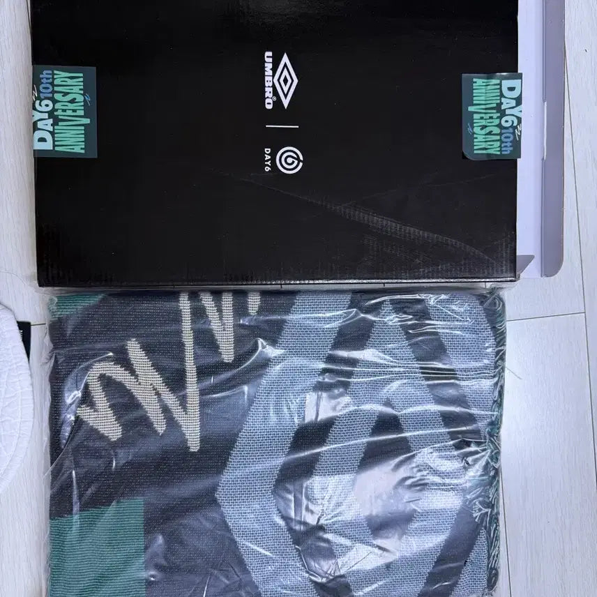 [SOLD OUT] 데이식스 10주년 담요 엄브로콜라보