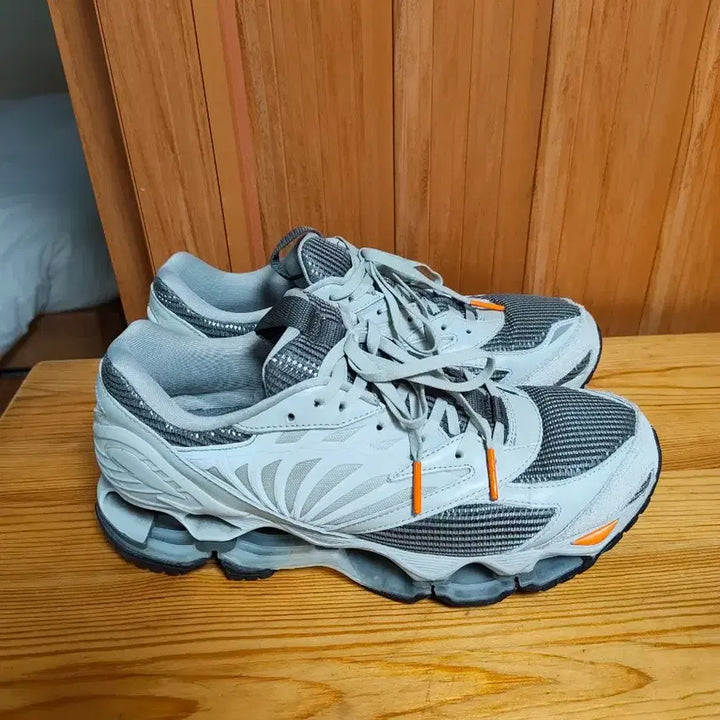 [BUNJANG] Graphpaper Mizuno Gray Sneakers / graphpaper x mizuno