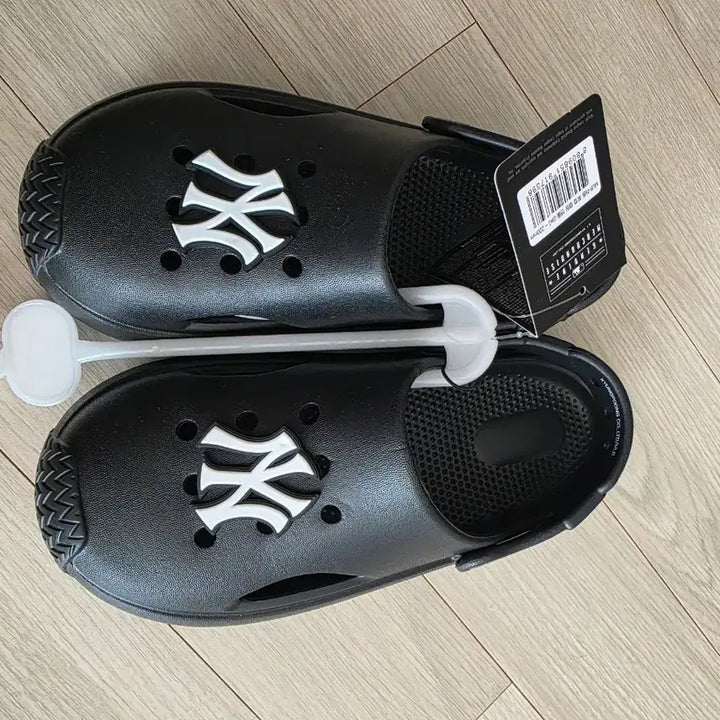 [SOLD OUT] MLB 220 블랙 크록스 스타일 슬리퍼