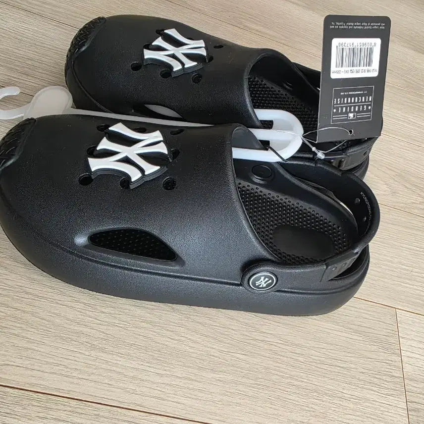 [SOLD OUT] MLB 220 블랙 크록스 스타일 슬리퍼
