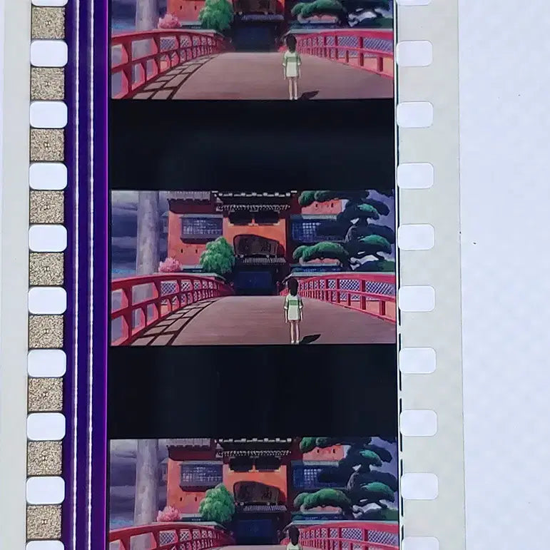 [BUNJANG] Studio Ghibli Spirited Away Film Cut (F-16) Set / 센과 치히로의 행방불명 영화필름컷 6프레임 3매 (F-16)