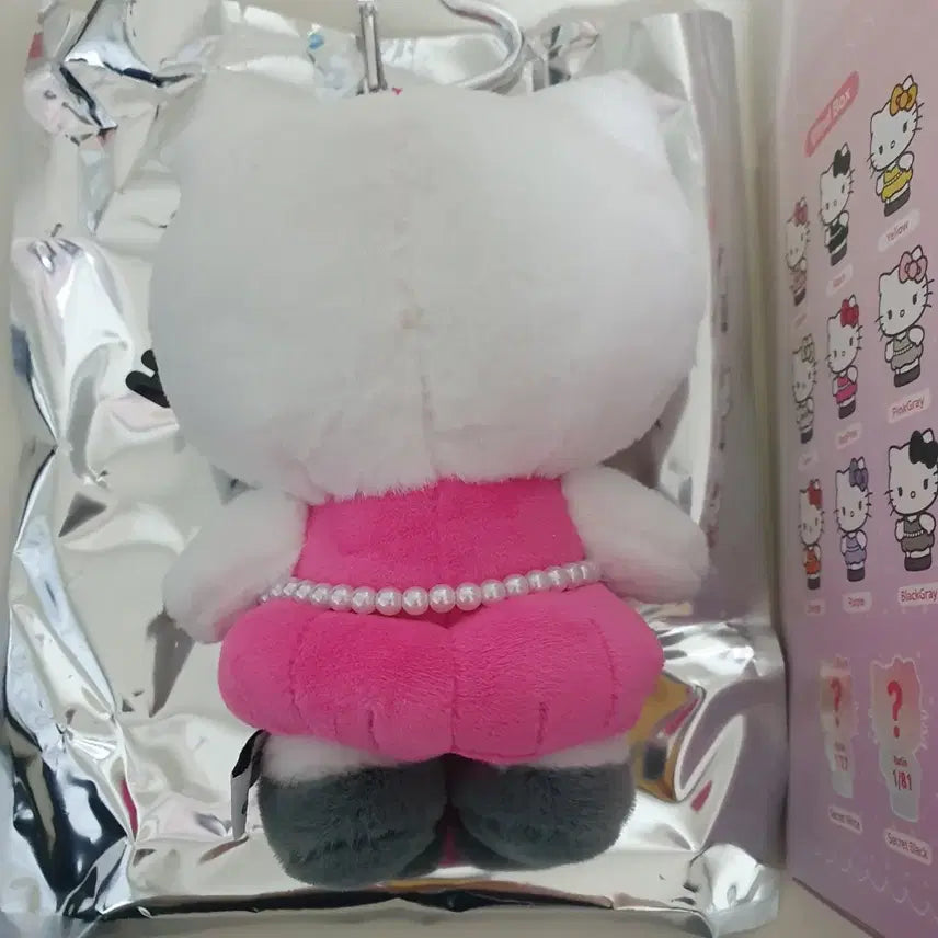 [BUNJANG] Hello Kitty Jisoo Red Pink Figure / 단순개봉) 헬로키티 지수 레드핑크