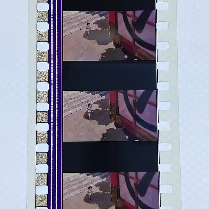 [BUNJANG] Studio Ghibli Spirited Away Film Cut Set / 센과 치히로의 행방불명 영화필름컷 6프레임 3매 (F-20)