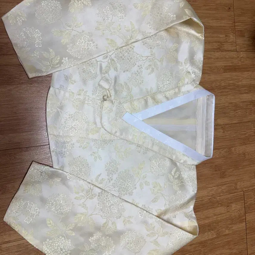 [BUNJANG] Ivory Floral Pattern Jeogori / 한복 저고리 장당2만원
