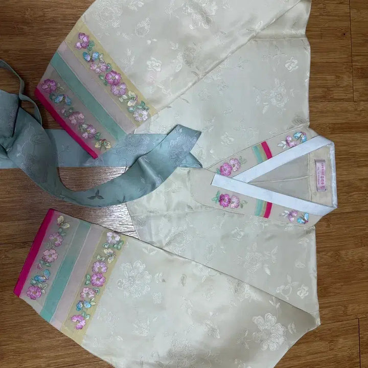 [BUNJANG] Ivory Floral Pattern Jeogori / 한복 저고리 장당2만원