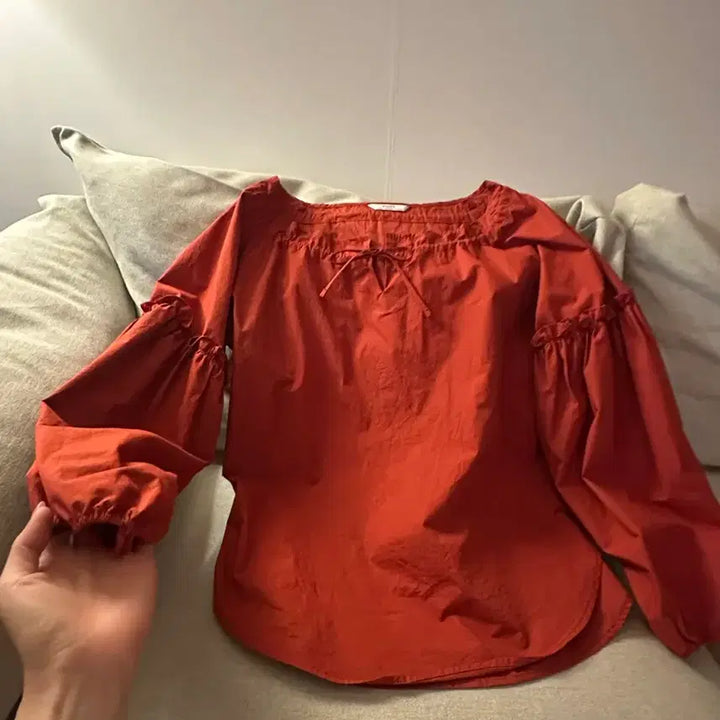 [BUNJANG] Monts Off-Shoulder Blouse / 몬츠 블라우스 오프숄더가능