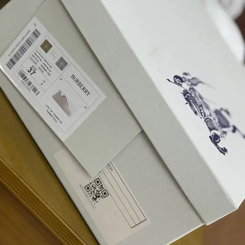 [BUNJANG] Burberry Sneakers White Size 37 / 버버리 운동화